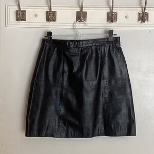 VINTAGE BLACK LEATHER MINI SKIRT by RINZI Sz 7/8 JUNIOR